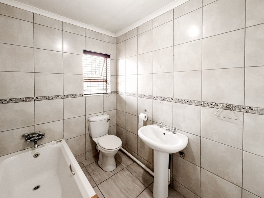 4 Bedroom Property for Sale in Levallia Western Cape